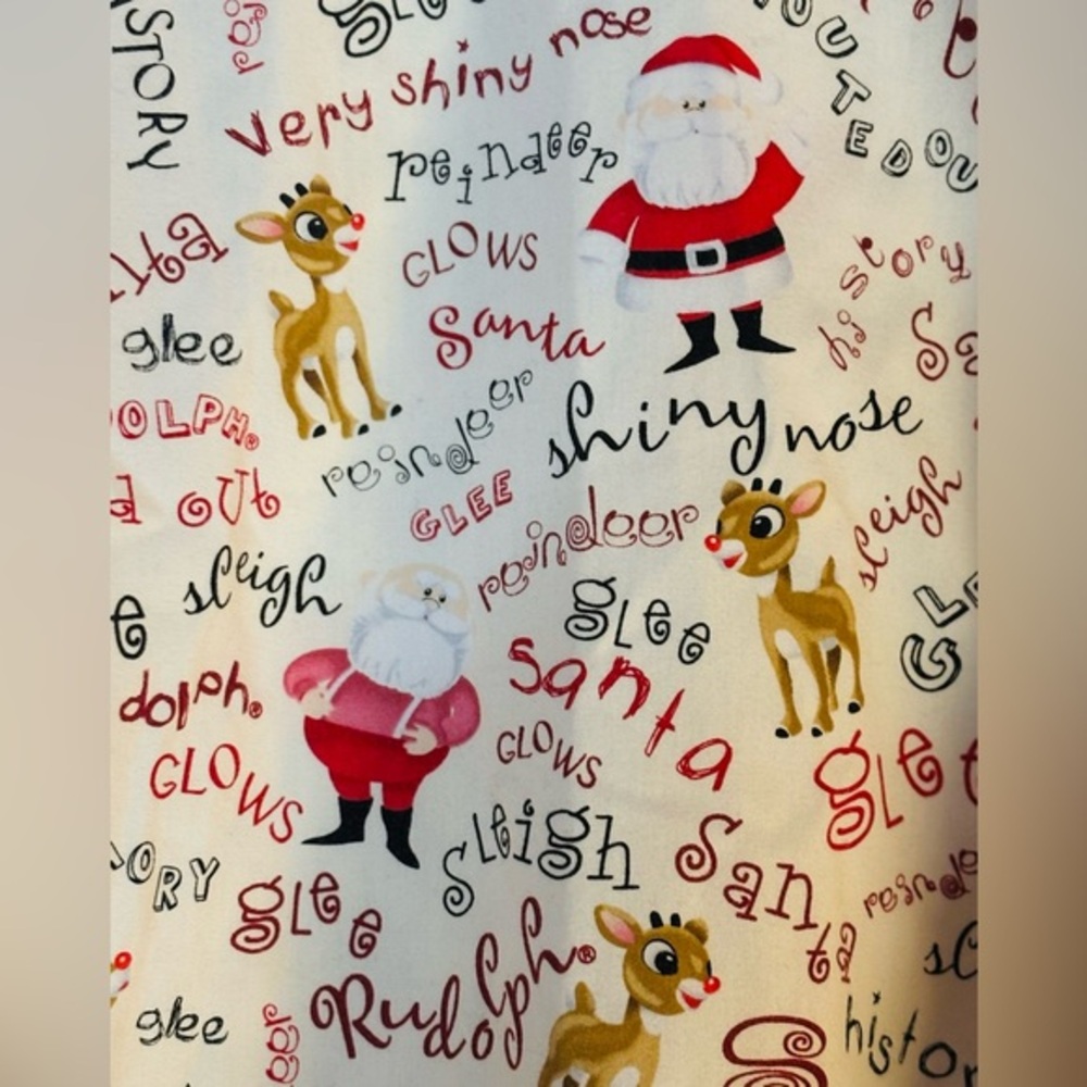 Rudolph Reindeer Christmas Holiday Nurse Hospital Scrub Top EUC size 2XL - Picture 2 of 4
